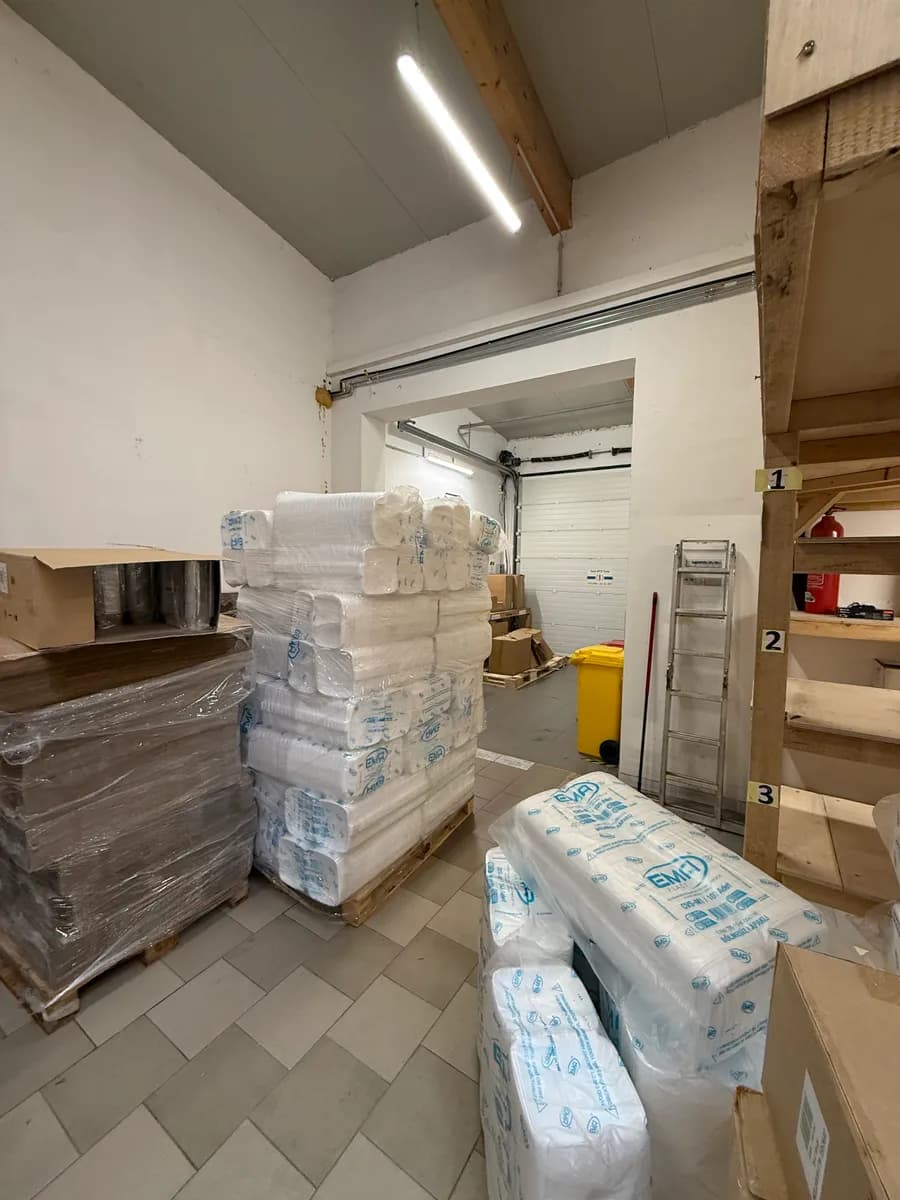 Gewerbeimmobilie mieten in Amstetten – 95 m², € 1.150 – Bild 2 von 3