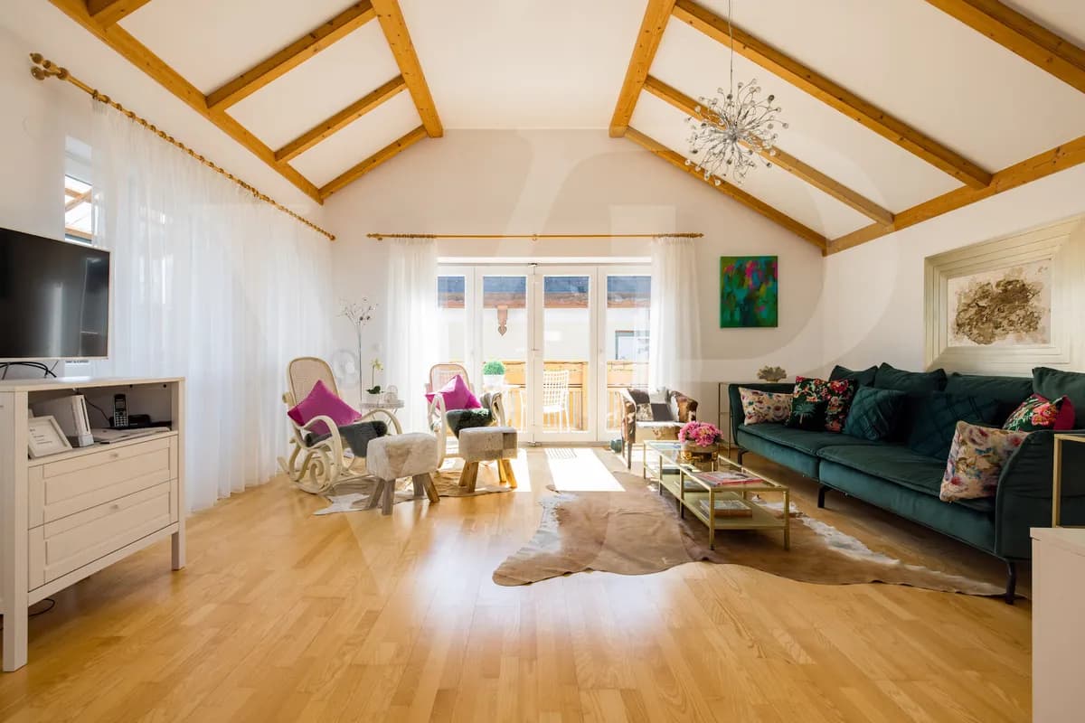 9-Zimmer-Immobilie kaufen in Gmunden – 260 m², € 1.950.000 – Bild 2 von 13