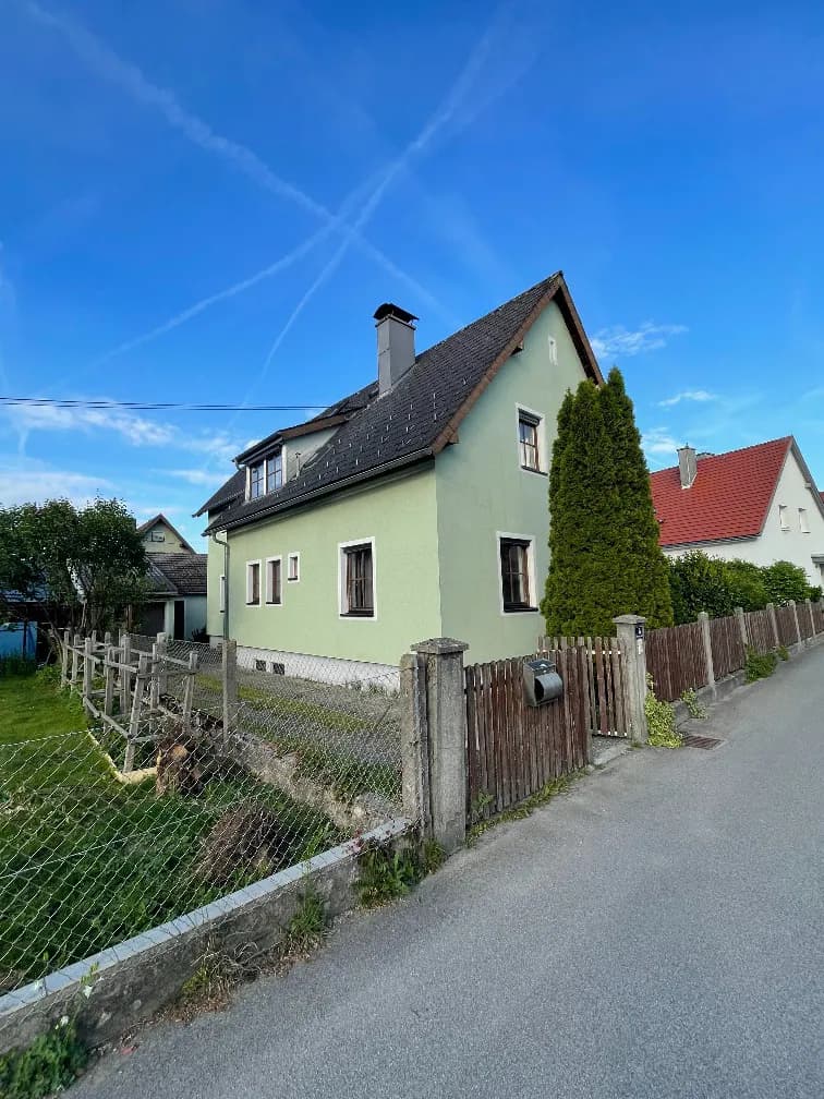 8-Zimmer-Haus kaufen in Vöcklabruck – 200 m², € 419.000 – Bild 2 von 23