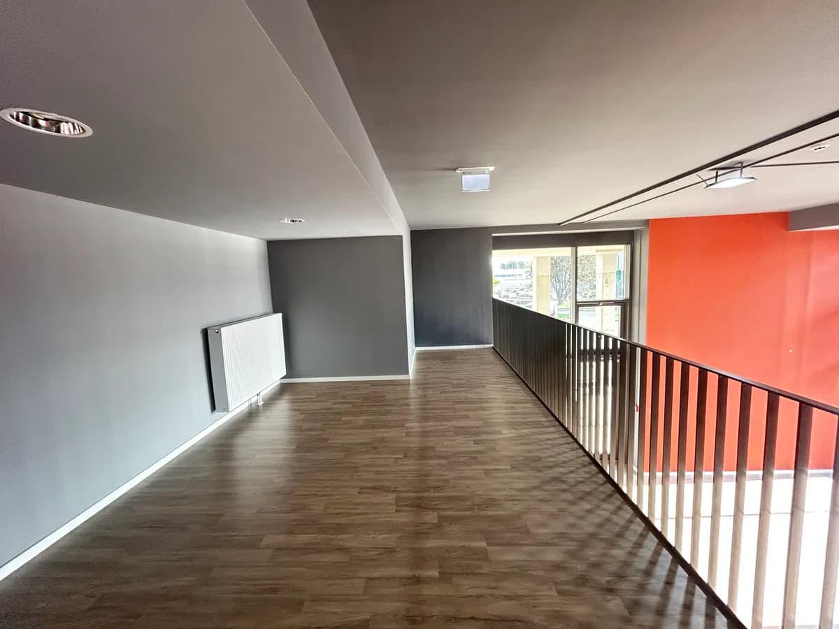 2-Zimmer-Gewerbeimmobilie mieten in Wien – 194 m², € 2.160 – Bild 11 von 12