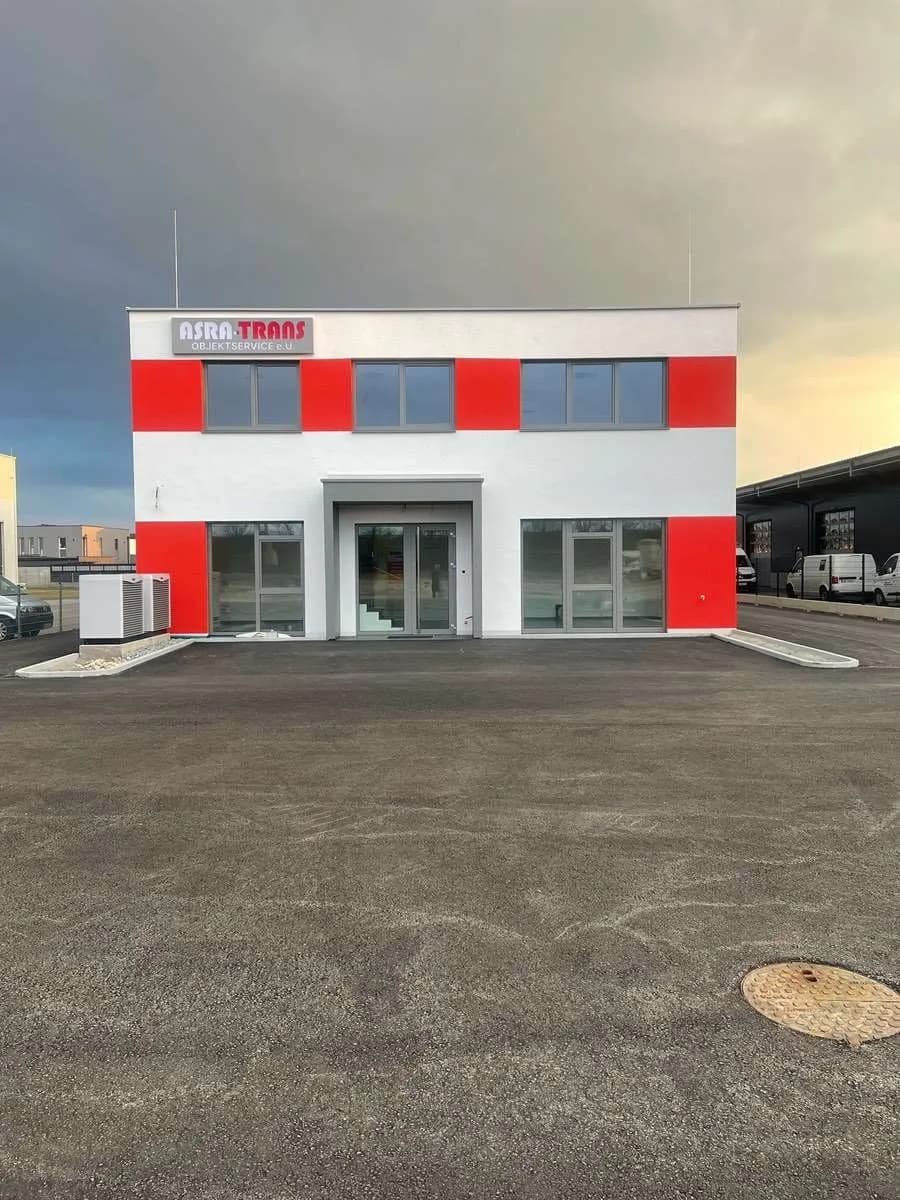 4-Zimmer-Gewerbeimmobilie mieten in Wels – 143 m², € 1.650 – Bild 1 von 15