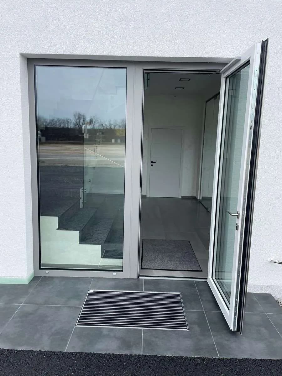 4-Zimmer-Gewerbeimmobilie mieten in Wels – 143 m², € 1.650 – Bild 3 von 15