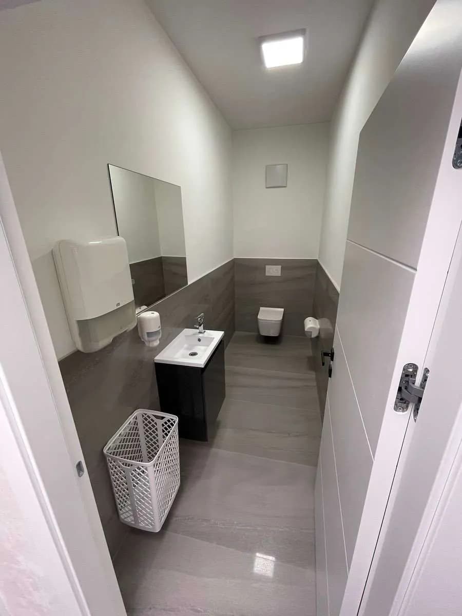 4-Zimmer-Gewerbeimmobilie mieten in Wels – 143 m², € 1.650 – Bild 14 von 15