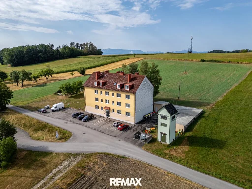 Gewerbeimmobilie kaufen in Vöcklabruck – 851 m², € 949.000 – Bild 2 von 36
