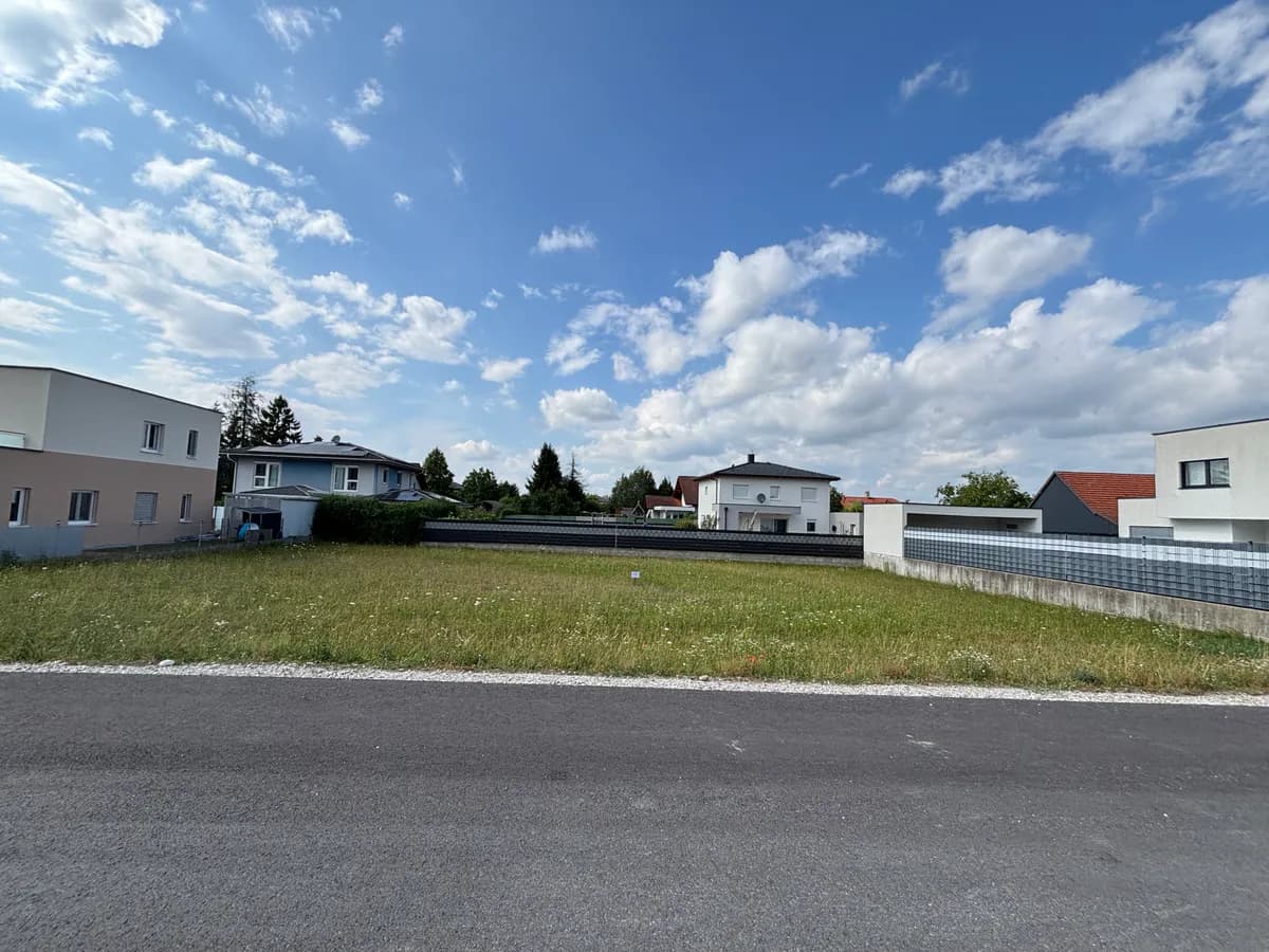 Grundstück kaufen in Wels-Land – 842 m², € 320.000 – Bild 1 von 4