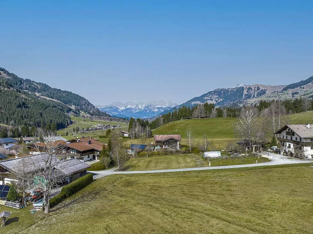 Grundstück kaufen in Kitzbühel – 2 000 m², € 3.890.000 – Bild 2 von 13