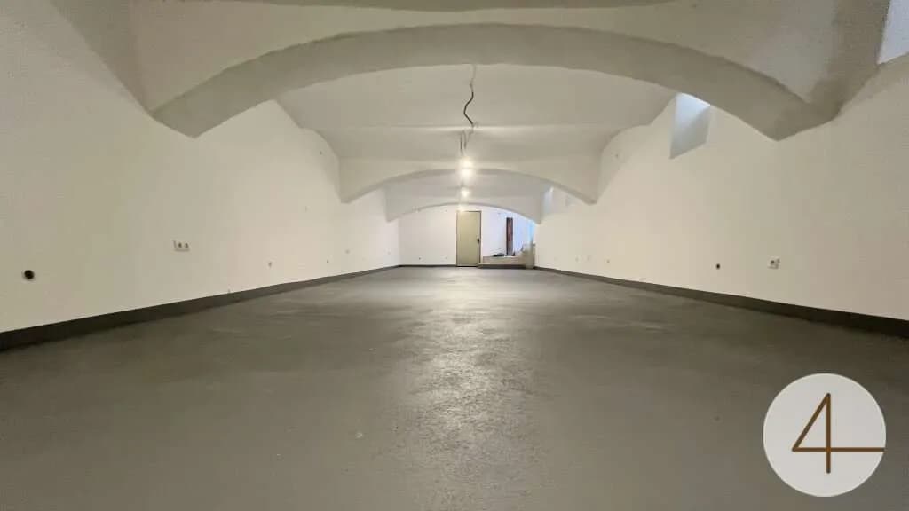 Gewerbeimmobilie kaufen in Wien – 71 m², € 140.000