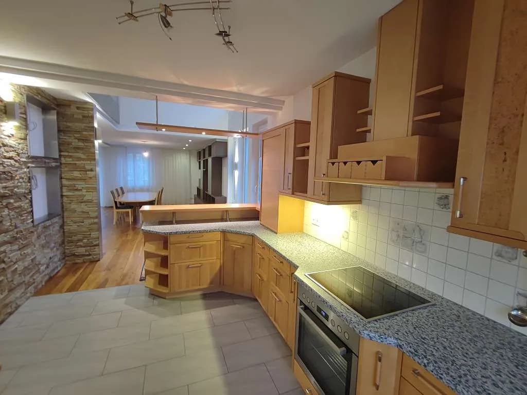 6-Zimmer-Haus mieten in Baden – 201 m², € 2.100 – Bild 7 von 25