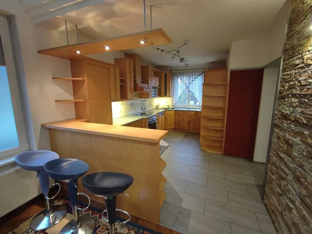 6-Zimmer-Haus mieten in Baden – 201 m², € 2.100 – Bild 8 von 25