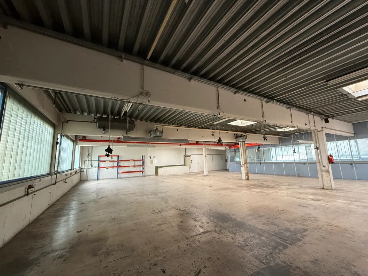 Gewerbeimmobilie mieten in Wien – 1 500 m², € 9 – Bild 2 von 16