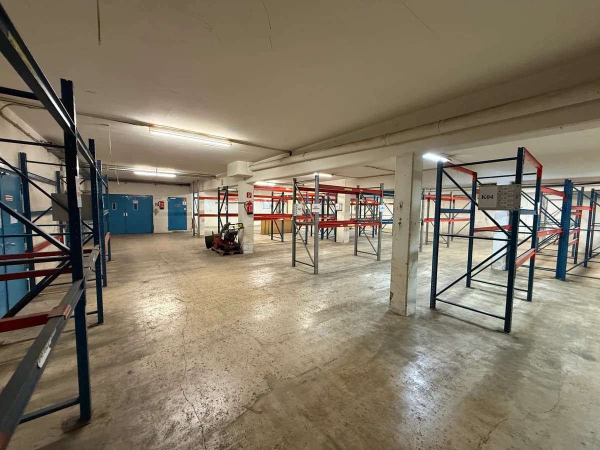 Gewerbeimmobilie mieten in Wien – 1 500 m², € 9 – Bild 6 von 16