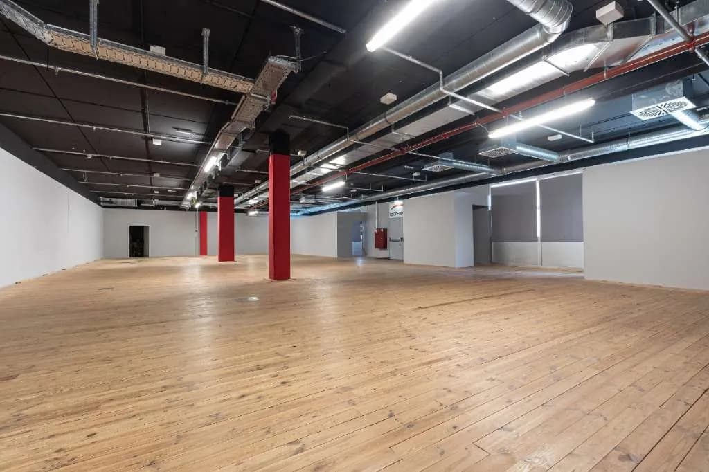 Gewerbeimmobilie mieten in Salzburg Stadt – 432 m²