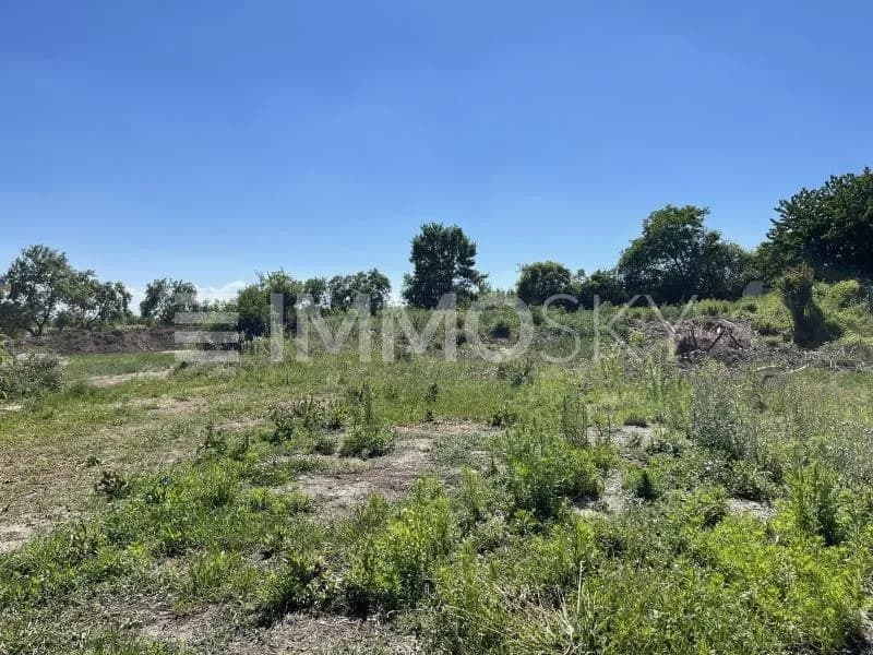 Grundstück kaufen in Tulln – 1 615 m², € 275.000