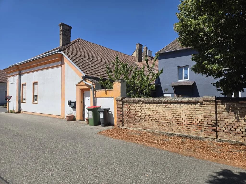 Haus kaufen in Gänserndorf – 350 m², € 359.000