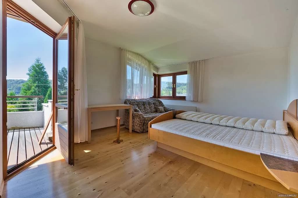 6-Zimmer-Immobilie kaufen in Vöcklabruck – 214,8 m², € 998.000 – Bild 9 von 16