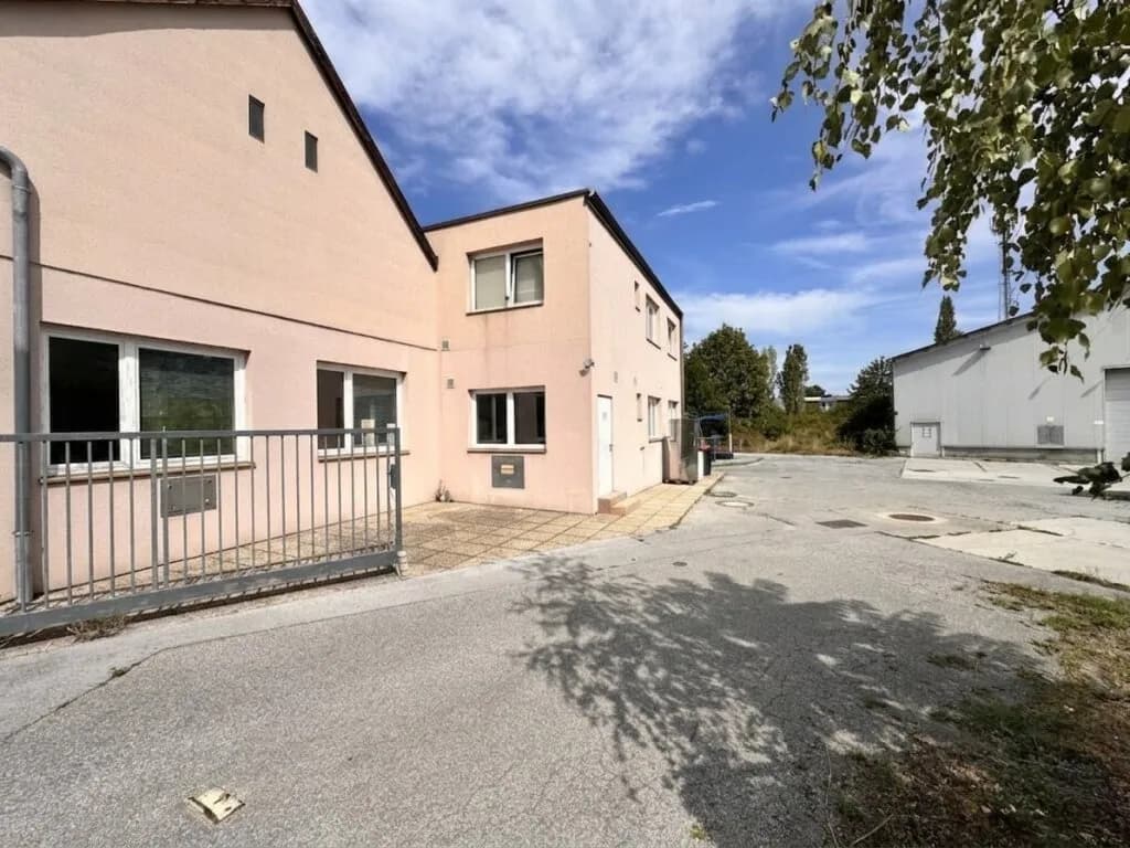 Gewerbeimmobilie kaufen in Neunkirchen – 1 372 m², € 2.495.000 – Bild 11 von 14