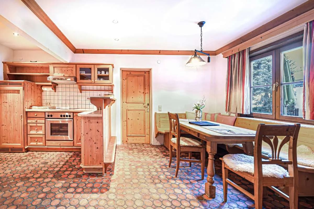 2-Zimmer-Wohnung mieten in Kitzbühel – 68 m², € 2.585 – Bild 2 von 6