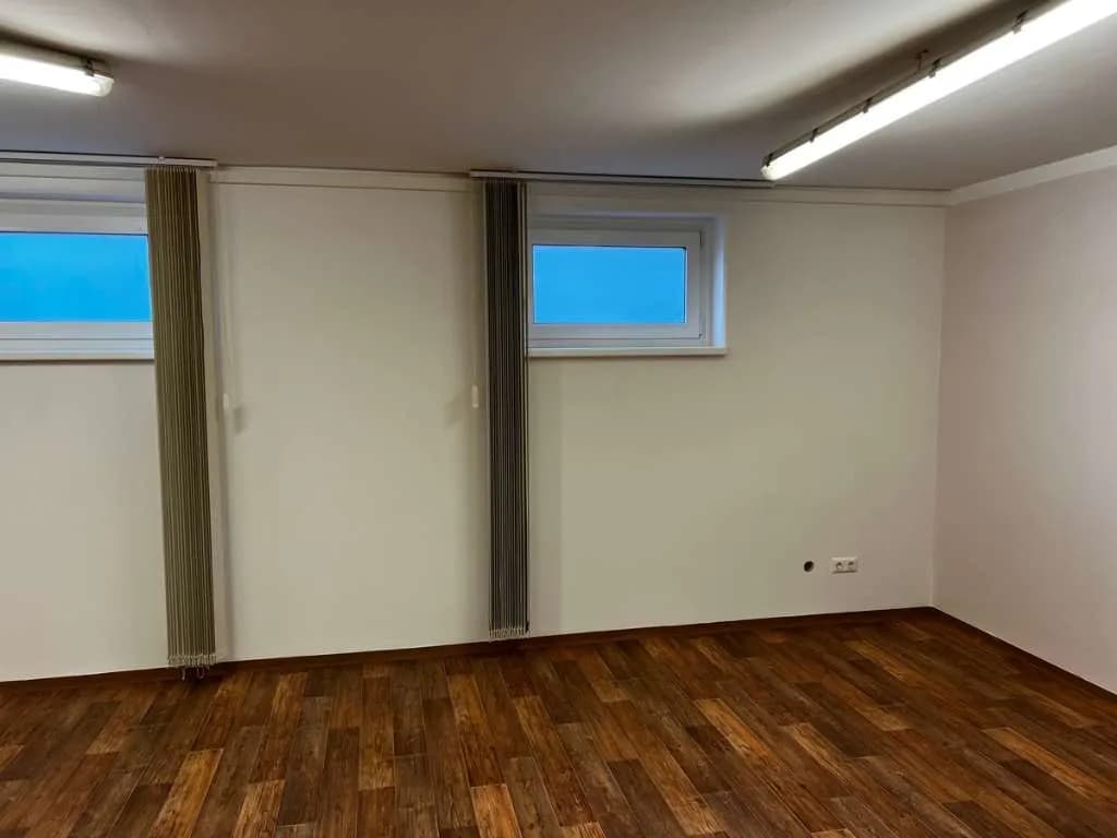 Gewerbeimmobilie mieten in Amstetten – 81 m², € 572 – Bild 2 von 9