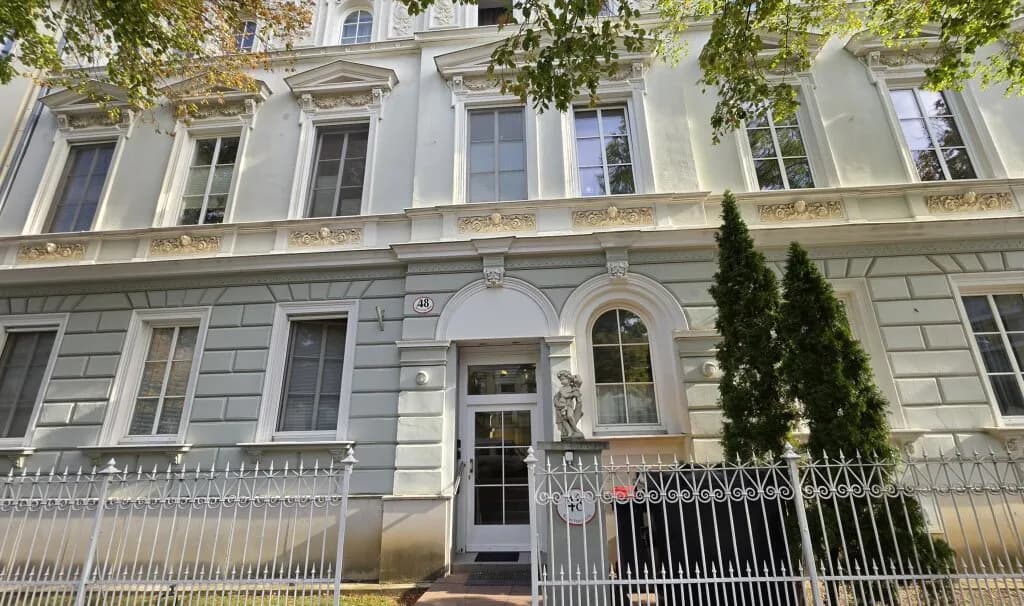 2-Zimmer-Wohnung kaufen in Baden – 41 m², € 260.000 – Bild 1 von 11