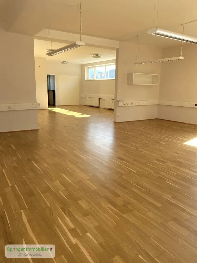2-Zimmer-Gewerbeimmobilie mieten in Hallein – 97 m², € 1.209 – Bild 2 von 9
