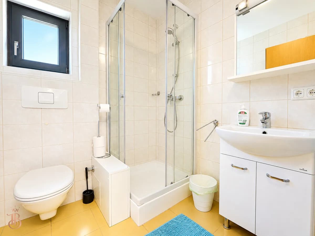 6-Zimmer-Wohnung kaufen in Klagenfurt Land – 153 m², € 238.000 – Bild 16 von 17