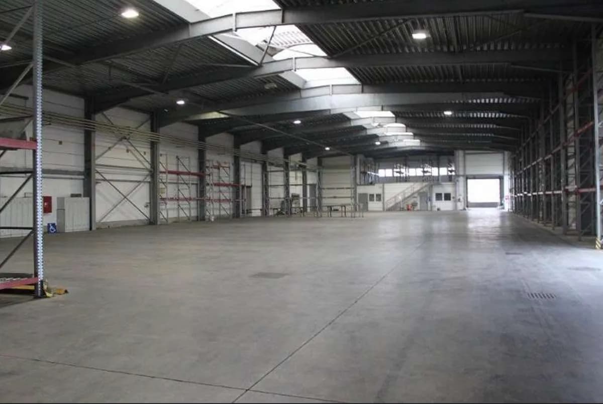 Gewerbeimmobilie mieten in Oberwart – 1 000 m², € 5 – Bild 2 von 4