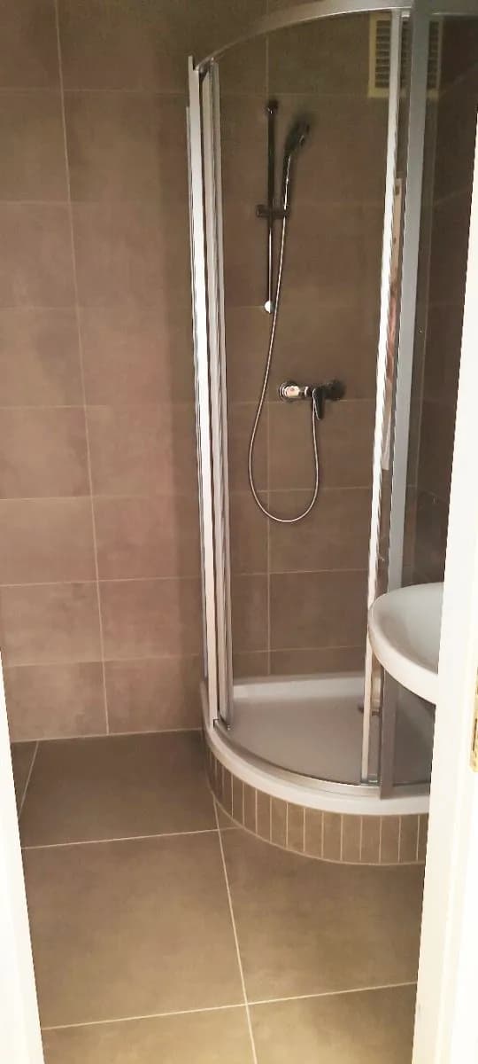 2-Zimmer-Wohnung kaufen in Baden – 73 m², € 180.000 – Bild 13 von 15