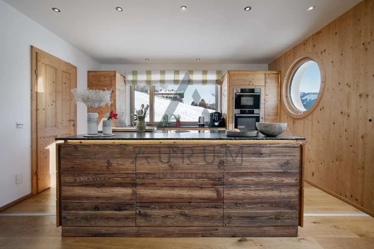 5-Zimmer-Haus kaufen in Kitzbühel – 236 m², € 3.950.000 – Bild 3 von 16