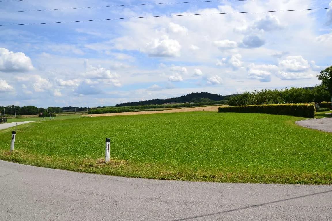 Grundstück kaufen in Schärding – 1 978 m², € 154.000 – Bild 1 von 3