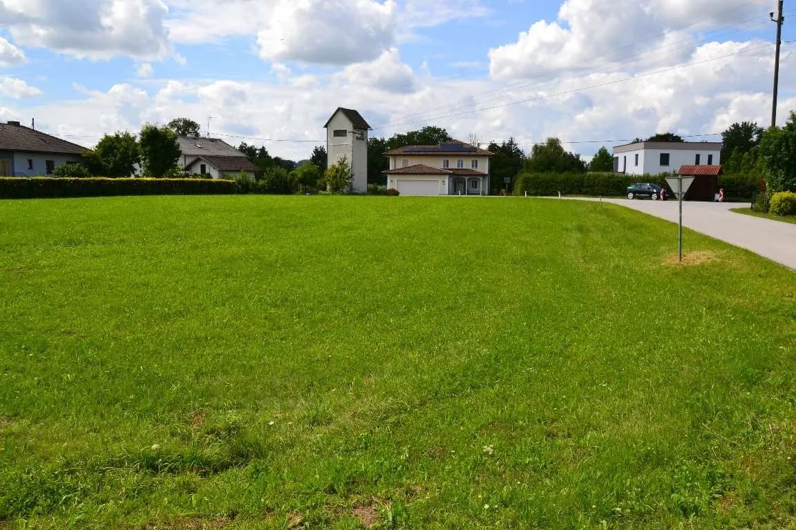 Grundstück kaufen in Schärding – 1 978 m², € 154.000 – Bild 2 von 3