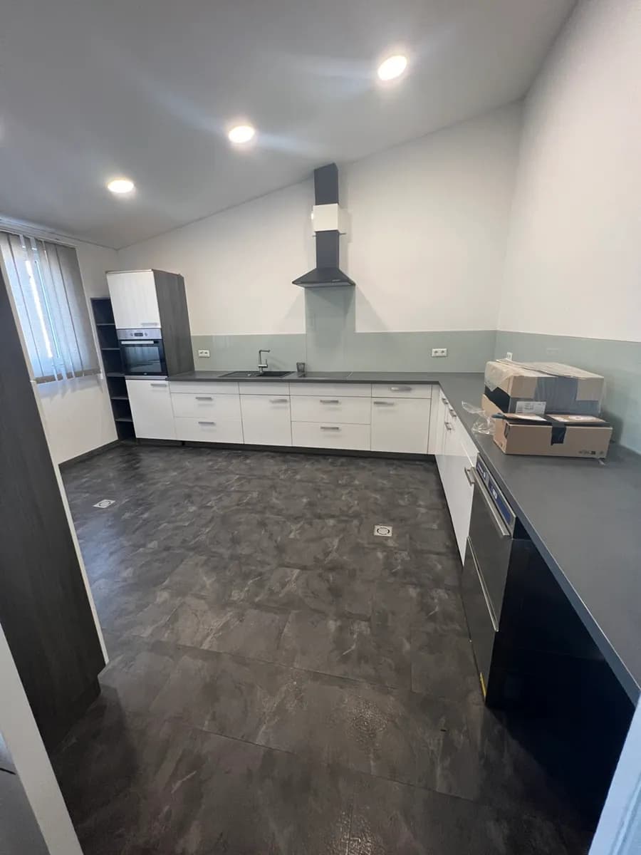 Gewerbeimmobilie mieten in Wiener Neustadt Land – 150 m², € 1.250 – Bild 8 von 10