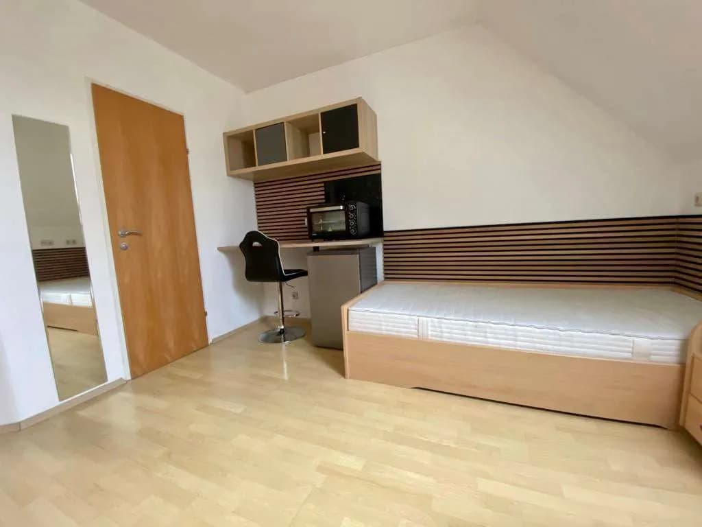 1-Zimmer-Immobilie mieten in Steyr – 15 m², € 395 – Bild 1 von 7