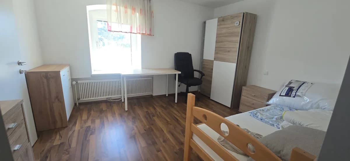 1-Zimmer-Wohnung mieten in Linz – 12 m², € 450 – Bild 1 von 7