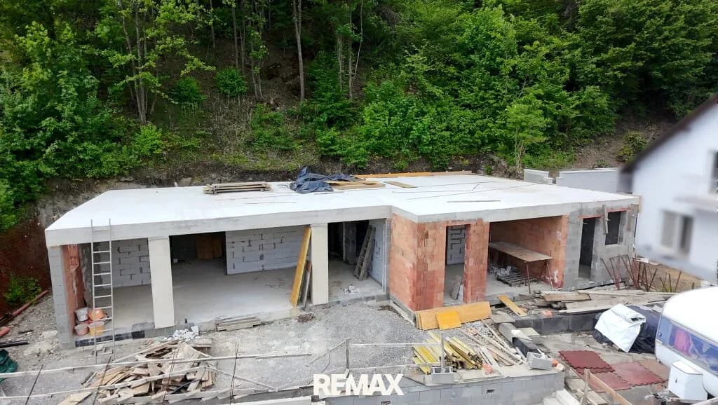 Immobilie kaufen in Baden – 145,83 m², € 250.000 – Bild 1 von 9