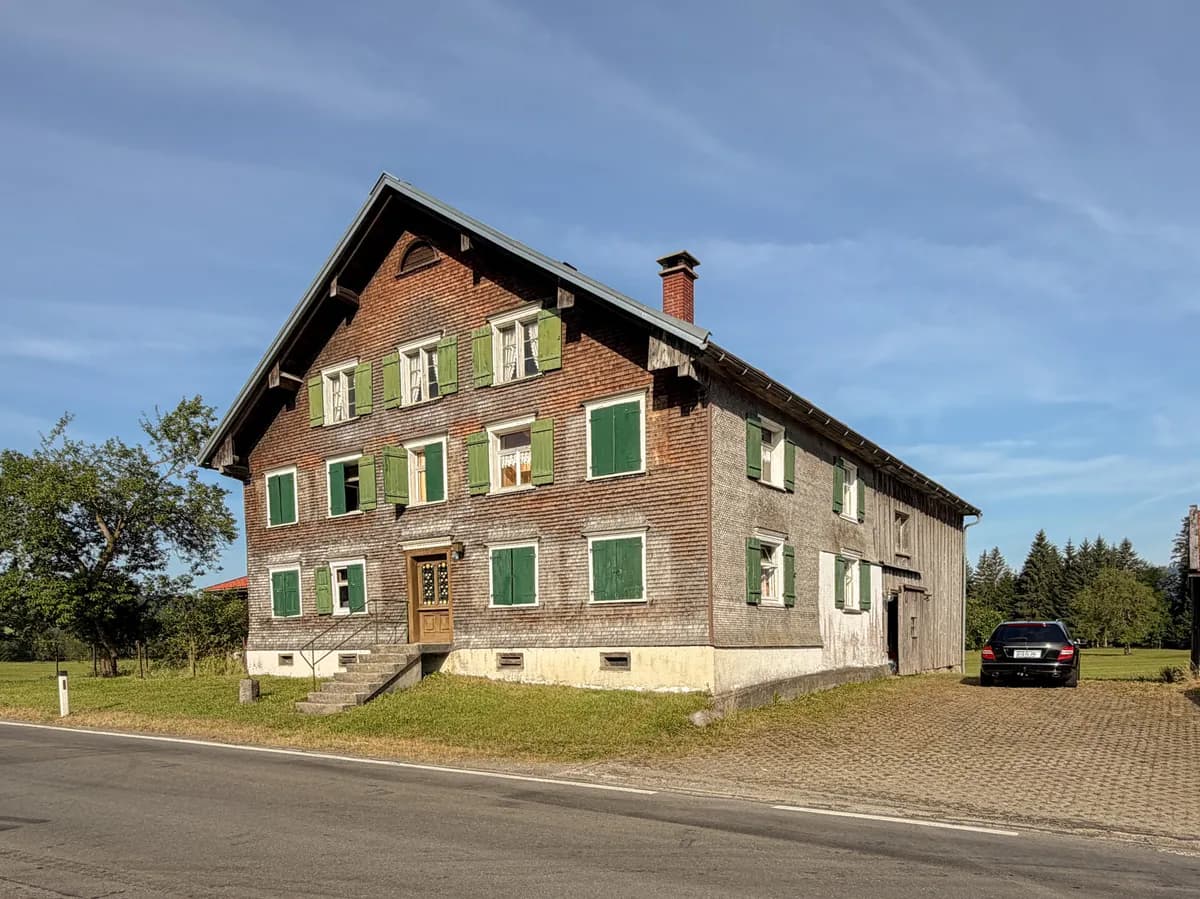 5-Zimmer-Immobilie mieten in Bregenz – 180 m², € 1.250 – Bild 1 von 16