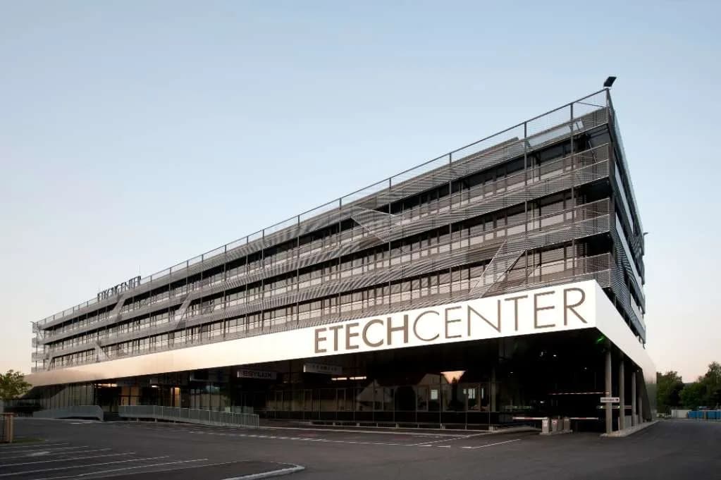 Gewerbeimmobilie mieten in Linz – 2 350 m², € 19 – Bild 1 von 8