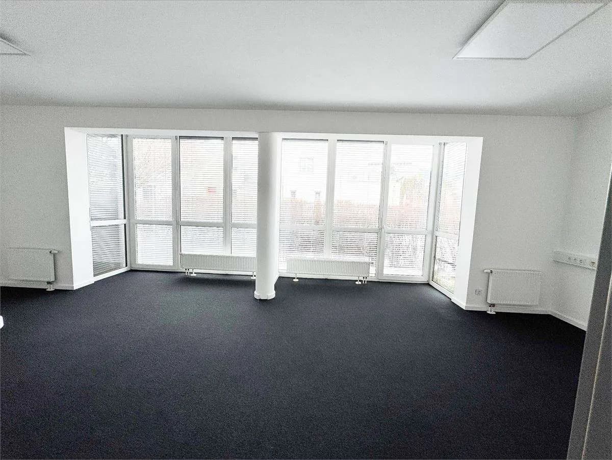 4-Zimmer-Gewerbeimmobilie mieten in Salzburg Stadt – 95 m², € 1.896 – Bild 5 von 11