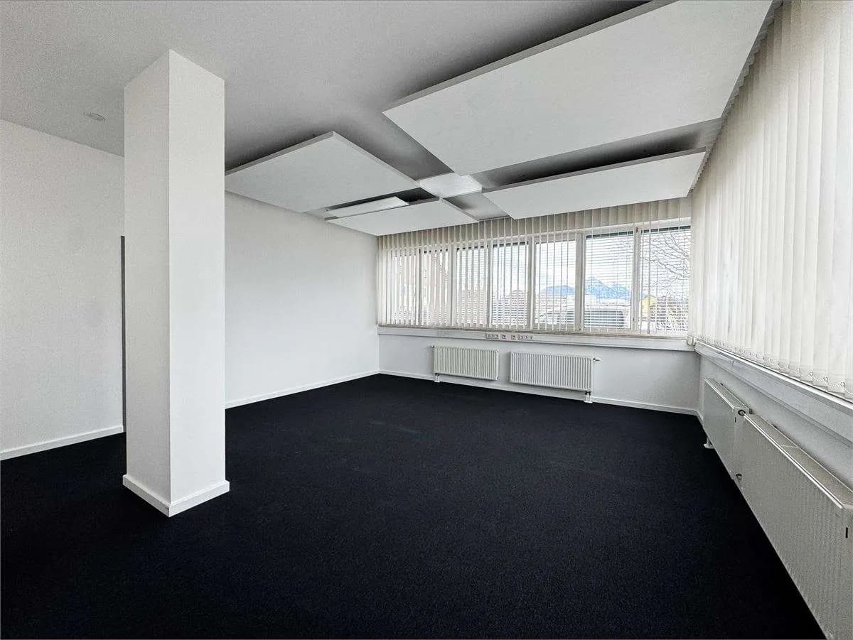 4-Zimmer-Gewerbeimmobilie mieten in Salzburg Stadt – 95 m², € 1.896 – Bild 7 von 11