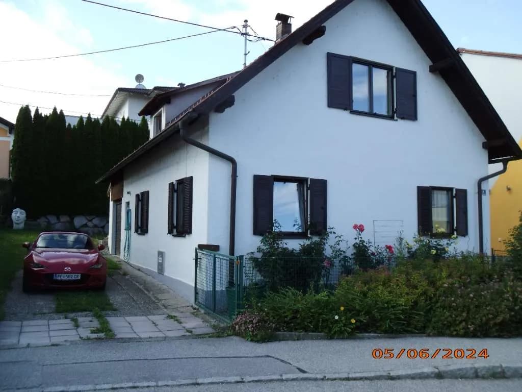 5-Zimmer-Haus mieten in Perg – 130 m², € 1.250 – Bild 1 von 7