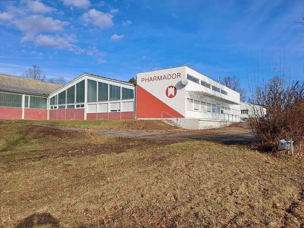 Gewerbeimmobilie kaufen in Oberwart – 1 500 m², € 569.000 – Bild 1 von 71