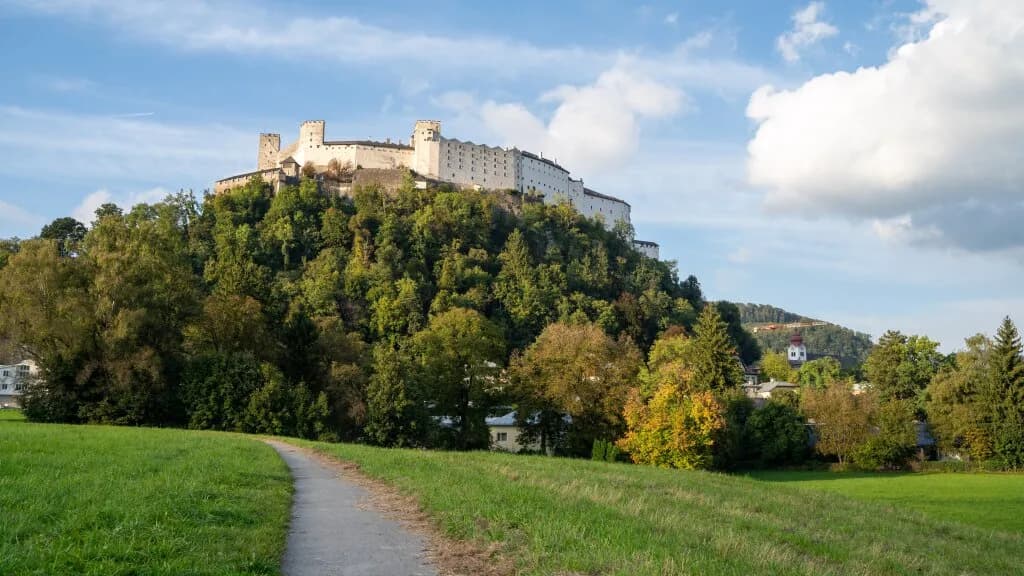 Immobilie mieten in Salzburg Stadt – 14 m², € 132 – Bild 3 von 6