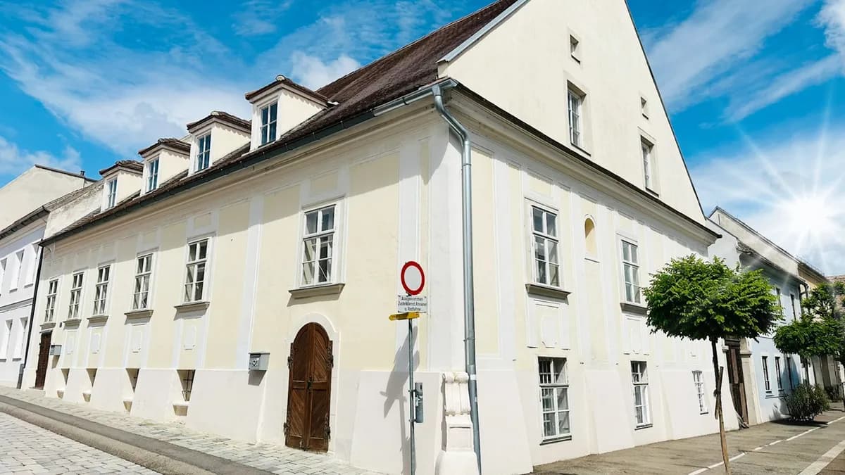 5-Zimmer-Haus mieten in Hollabrunn – 190 m², € 1.980 – Bild 2 von 18