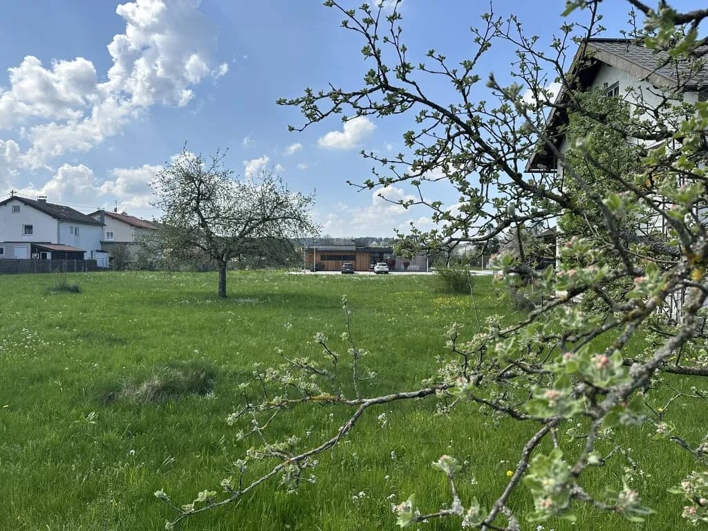 Grundstück kaufen in Braunau am Inn – 2 821 m², € 765.000 – Bild 1 von 8