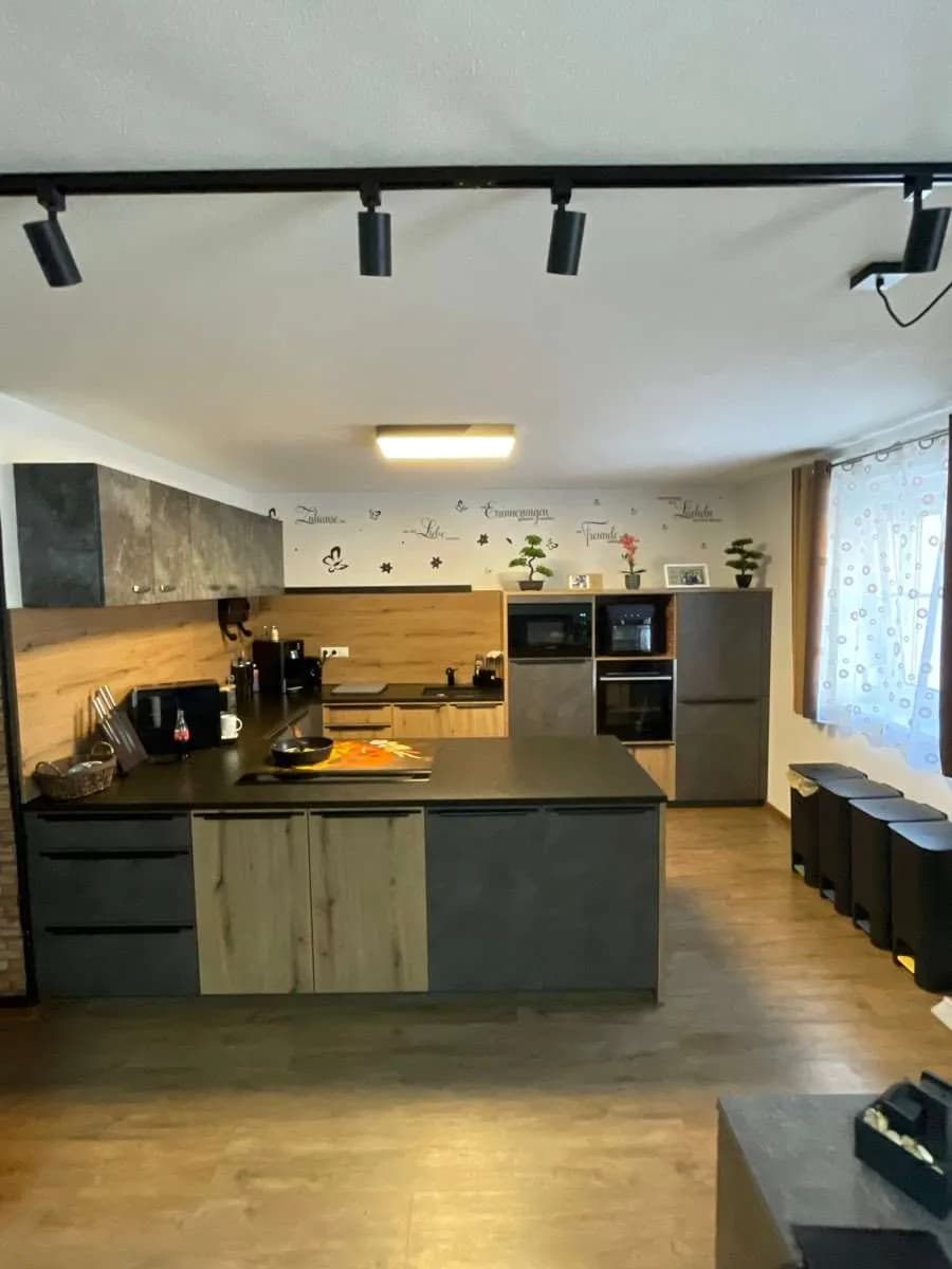 10-Zimmer-Gewerbeimmobilie kaufen in Braunau am Inn – 305 m², € 625.000 – Bild 6 von 12