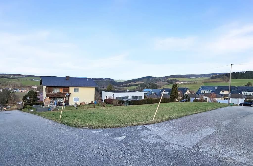 Grundstück kaufen in Urfahr-Umgebung – 1 075 m², € 399.000 – Bild 1 von 10