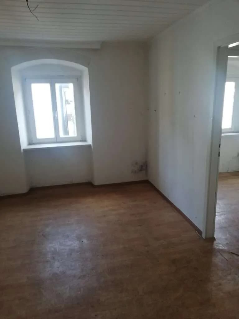 Haus kaufen in Grieskirchen – 260 m², € 110.000 – Bild 1 von 5