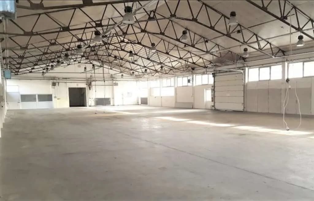 Gewerbeimmobilie mieten in Wels-Land – 1 569 m², € 8.943 – Bild 3 von 4