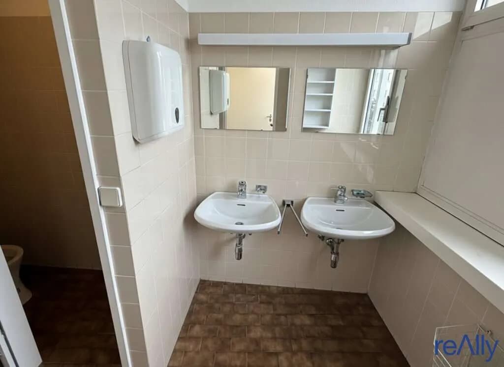 9-Zimmer-Gewerbeimmobilie mieten in Wien – 235 m², € 2.891 – Bild 14 von 17