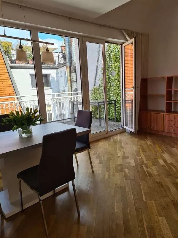 2-Zimmer-Wohnung mieten in Wien – 70 m², € 2.100 – Bild 2 von 9