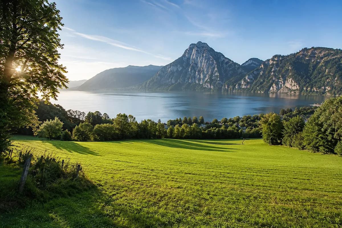 Grundstück kaufen in Gmunden – 131 052 m²